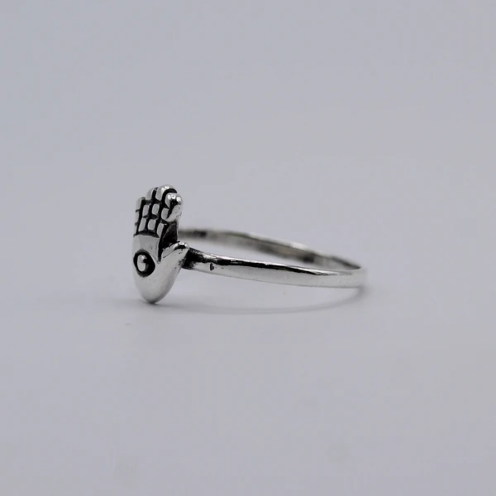 Evil Hand Ring - Picture 2 of 2